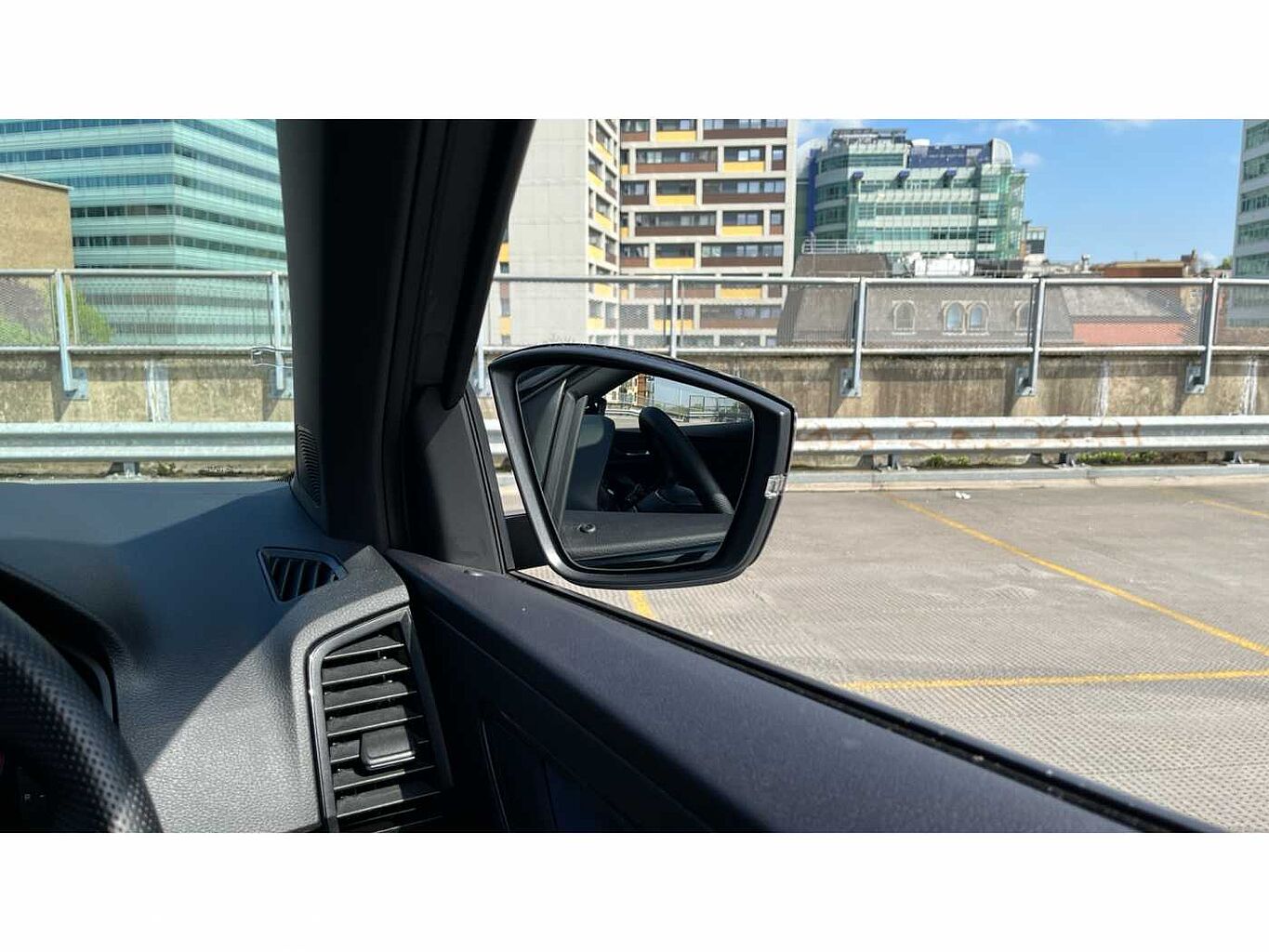 SKODA Karoq SUV 1.5 TSI (150ps) SportLine ACT