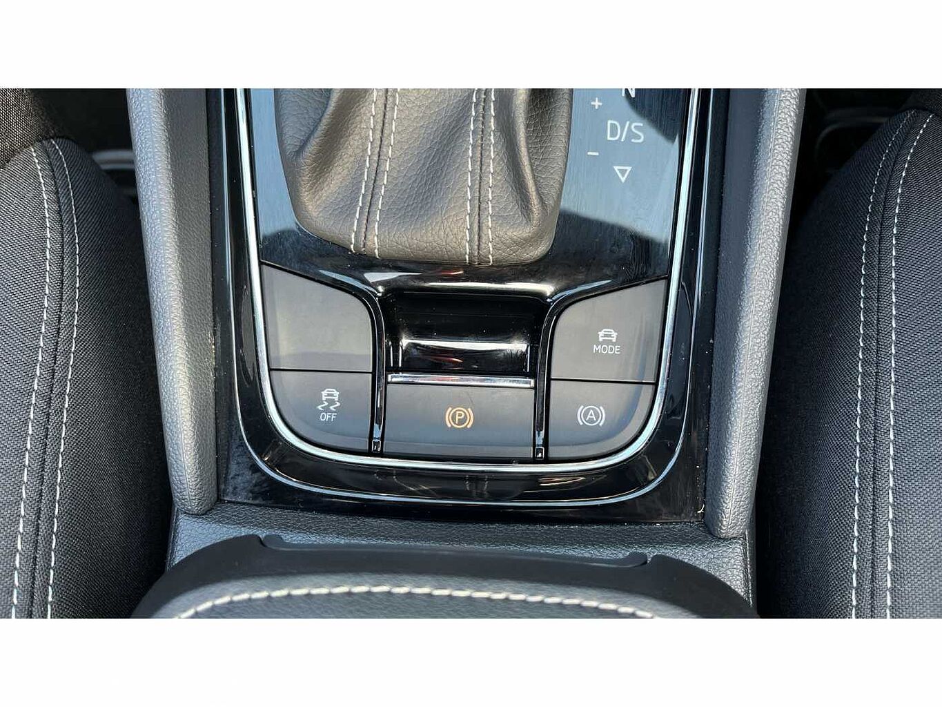 SKODA Karoq SUV 1.5 TSI (150ps) SportLine ACT